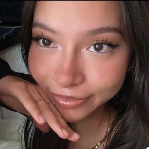 Meet your Posher, Abigail